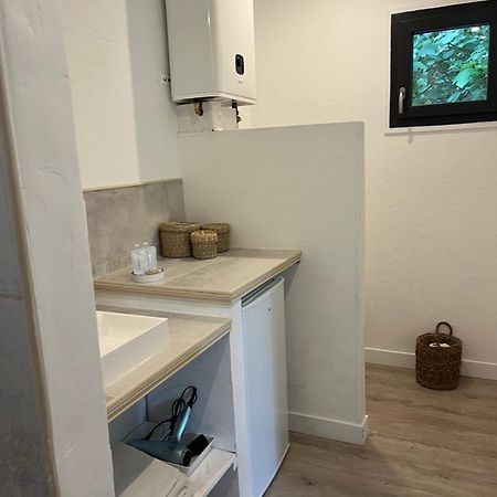 L'Atelier Des Coudelieres Bed & Breakfast Le Thor Exterior photo