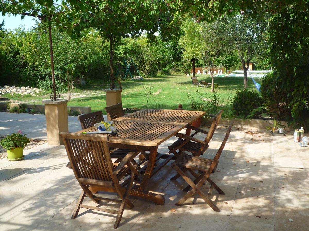L'Atelier Des Coudelieres Bed & Breakfast Le Thor Exterior photo