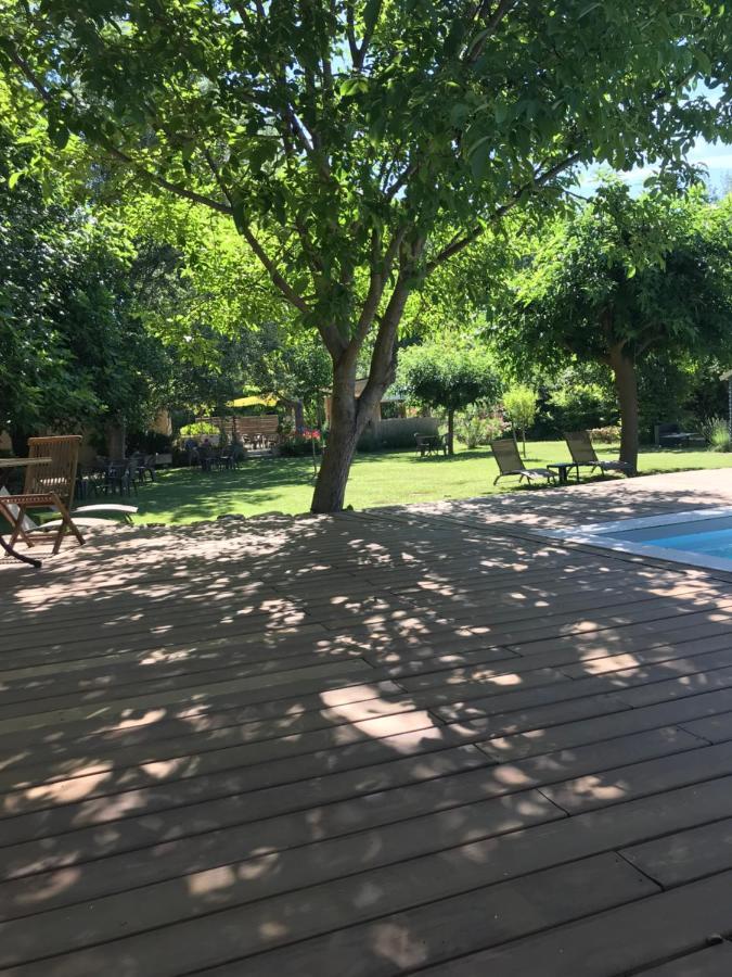 L'Atelier Des Coudelieres Bed & Breakfast Le Thor Exterior photo